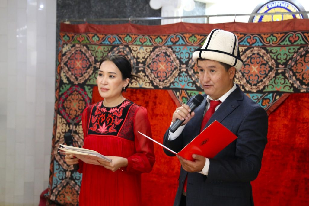 Эне тил – улук мурас!